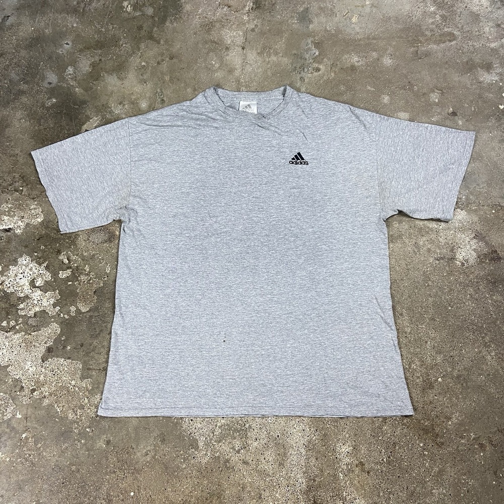 Vintage 90s Adidas T-Shirt Size XL Gray Short Sleeve Boxy Fit Chest Logo